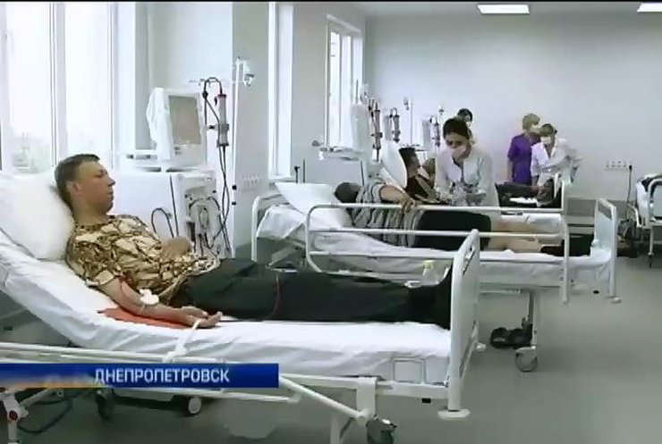 Из Донецкой области эвакуировали сорок пациентов с тяжелыми заболеваниями почек