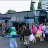 Детей с Донбасса отправляют на отдых в лагеря на юге страны подальше от войны