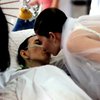 Больной раком филиппинец сыграл свадьбу за 10 часов до смерти (видео)