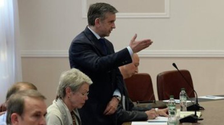 Кучма, Медведчук и Шуфрич слетелись в Донецк на второй раунд переговоров с террористами (фото)