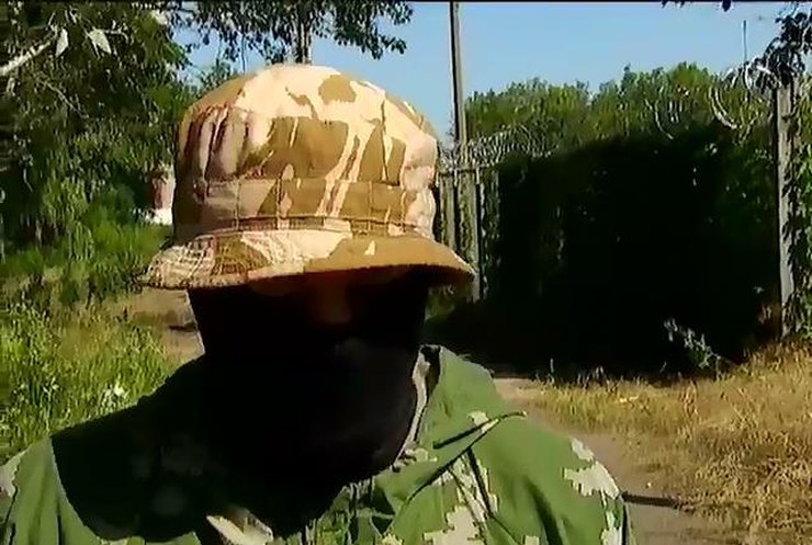 Все больше боевиков добровольно сдаются в плен украинской армии
