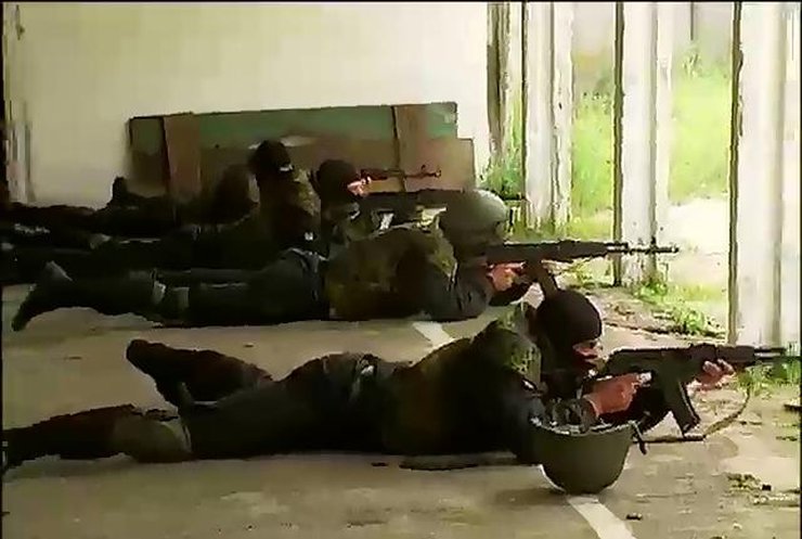 Бойцы батальона "Днепр-1"  проходят жесткие тренировки в спартанских условиях