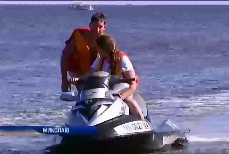 На Миколаївщині рятувальники показали дітям прийоми порятунку на воді (відео)