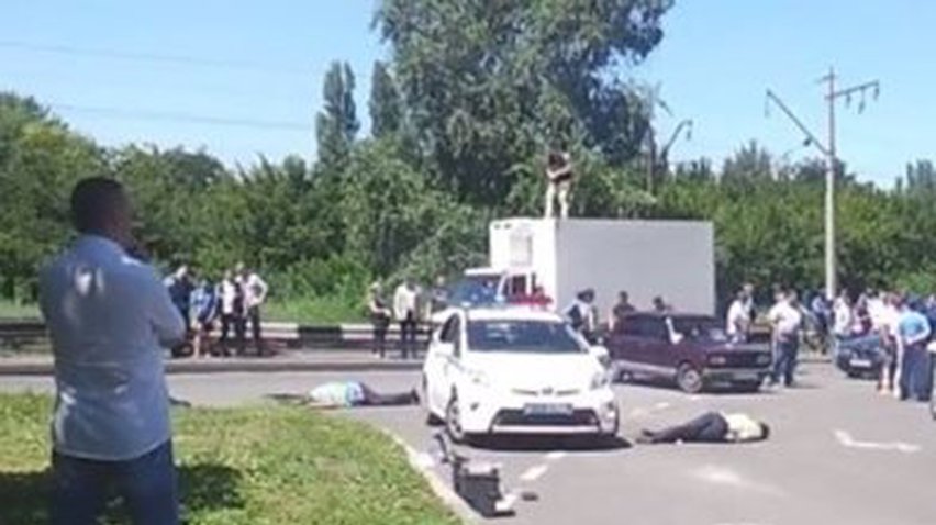 В Донецке расстреляли машину ГАИ: убиты 3 милиционера (фото, видео)