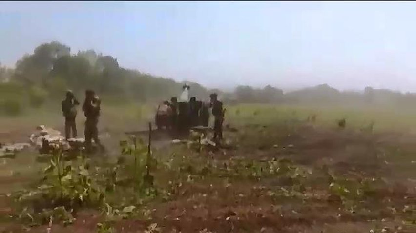 Украинские военные обстреливают позиции террористов (видео)