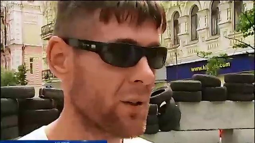 Новоявленный лидер Майдана отличился нападением на журналистов (видео)