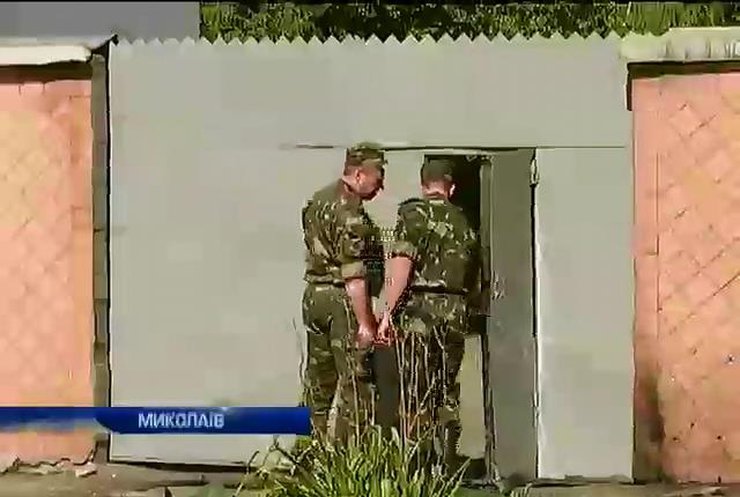 В Миколаєві спробували підірвати КПП військкомату та штаб Народного ополчення.