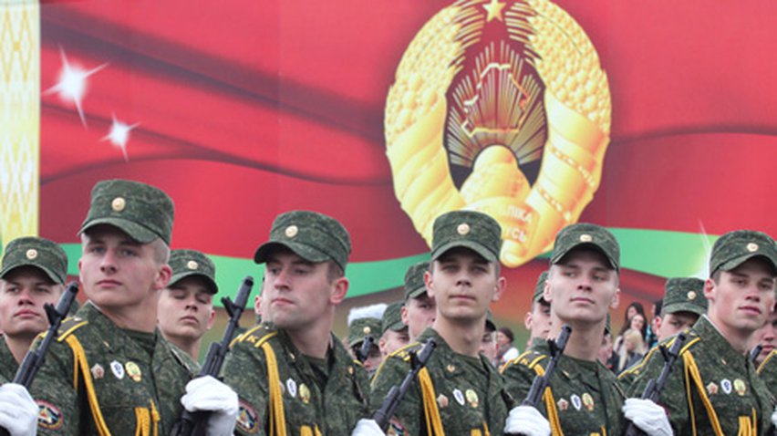 Білорусь відзначила День незалежності масштабним військовим парадом (відео)