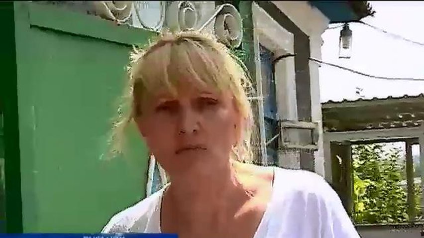 Жители Луганска: во время обстрела "мы тут ползком выползали"