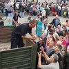 В Славянске огромные очереди за водой, колбасой, картошкой и макаронами (фото)