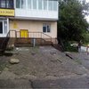 В Луганске обстрелом повредило вторую многоэтажку за день (фото)