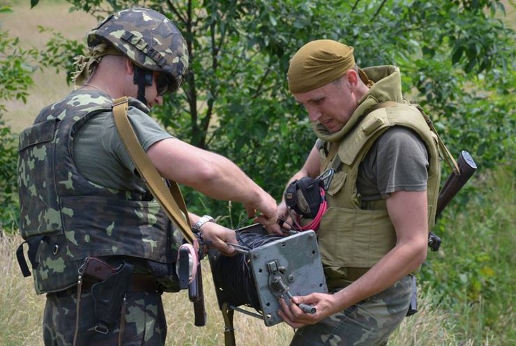 Сапери розміновують мости та дороги на звільнених від терористів територіях