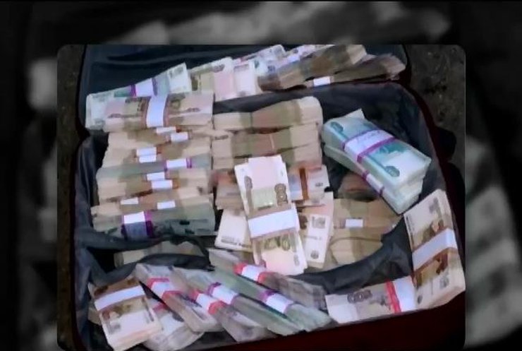 СБУ задержала мужчину с чемоданами денег для террористов