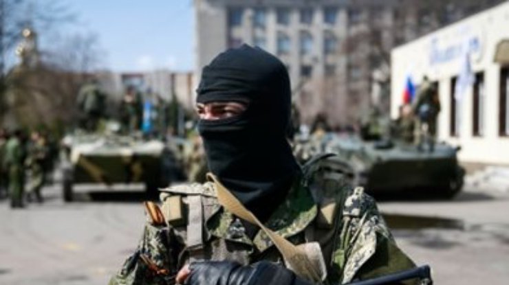 В Донецке 300 террористов захватили Дворец культуры