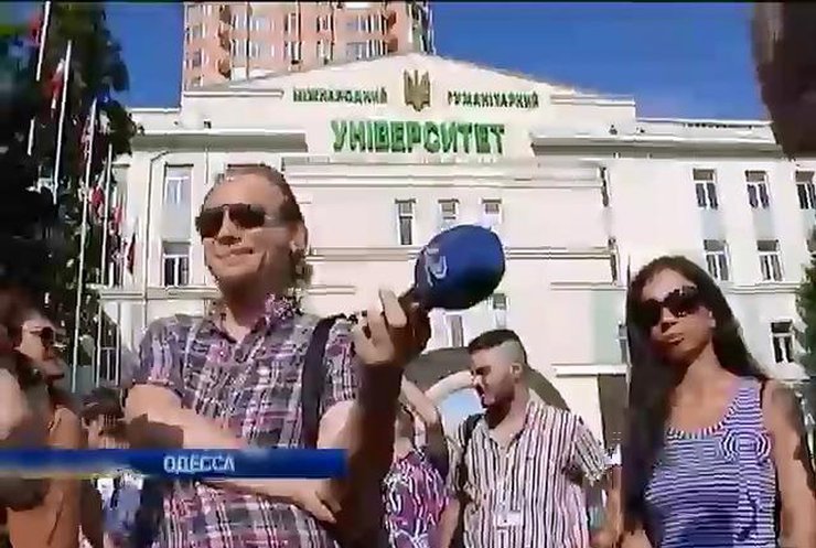 Евромайдан в Одессе пикетировал пророссийский телеканал Сергея Кивалова
