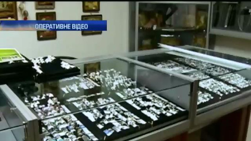 На Житомирщині молодята пограбували ювелірку, щоб заробити на весілля
