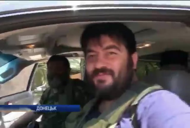 Бронетехніка терористів вільно роз'їжджає Донецьком (відео)