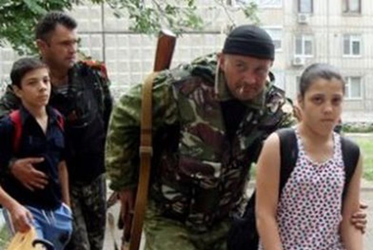 Из интерната Марьинки хотят вывезти в Россию детей-сирот