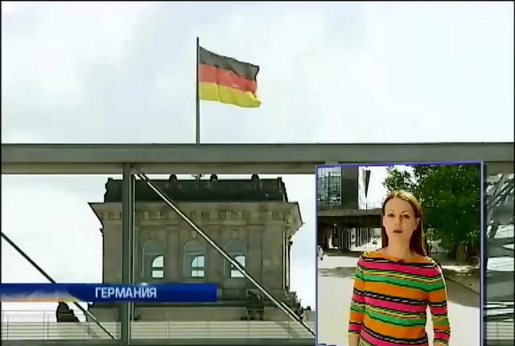 Меркель разрывает контакты с спецслужбами США из-за шпионажа (видео)