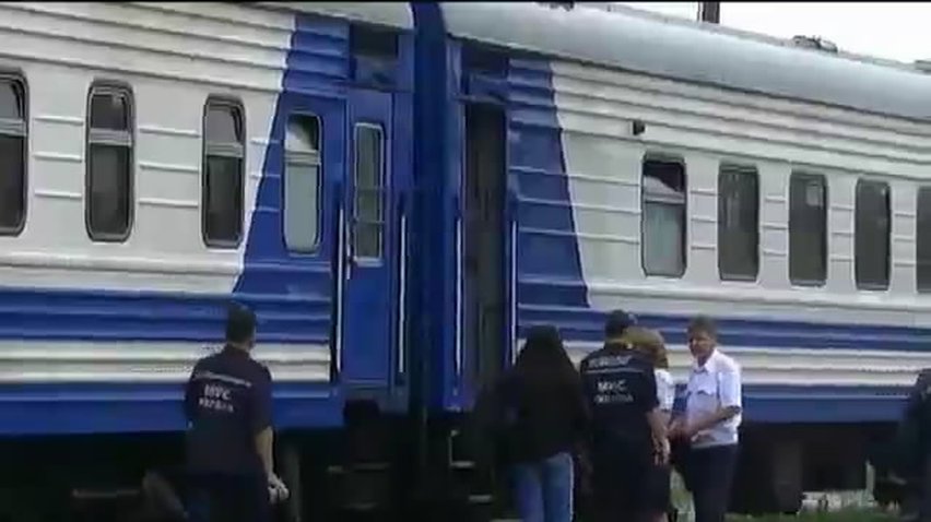 Влада створила гарячу лінію для бажаючих виїхати з зони бойових дій