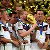 Німці на чолі з Меркель святкували перемогу збірної всю ніч (відео)