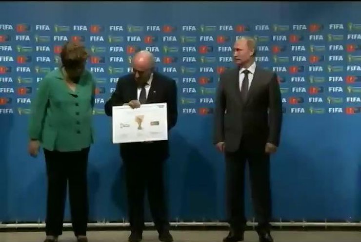 Росія прийняла естафету проведення наступного мундіалю