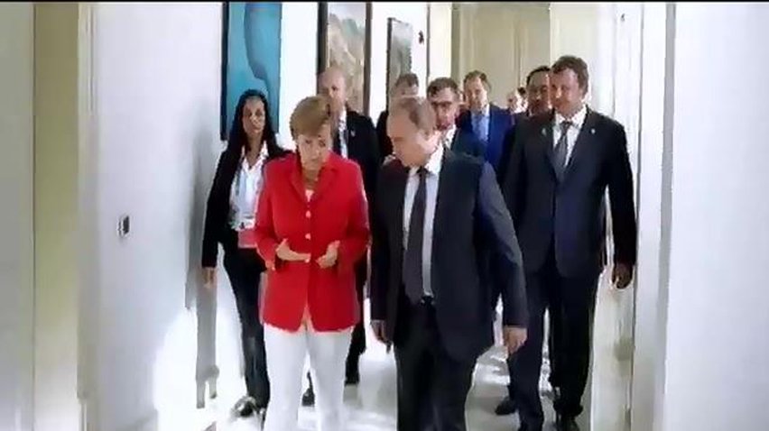 Меркель с Путиным призвали Киев начать диалог с сепаратистами