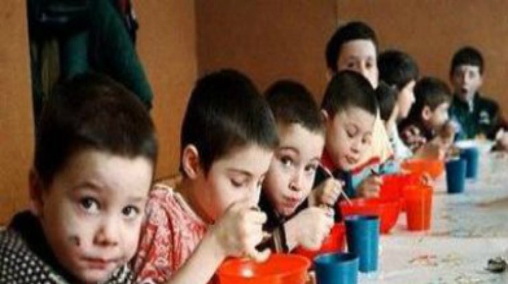 Террористы в Донецке угрожают насильно вывезти в Россию 150 детей-сирот
