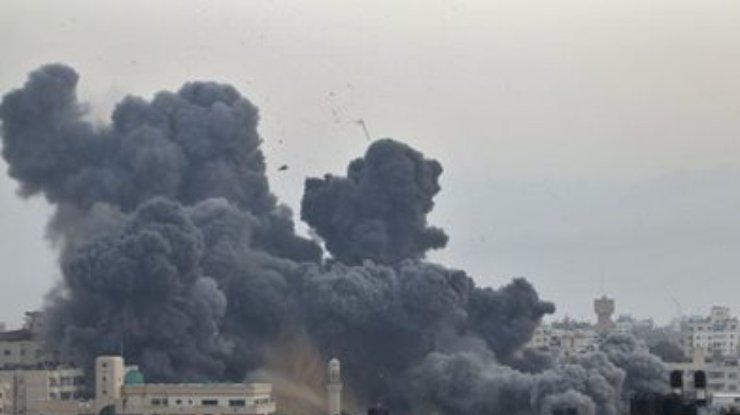 Израиль возобновил авиаудары по сектору Газа