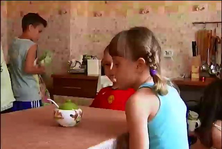 Біженці з Донбасу потребують допомоги в Києві (відео)