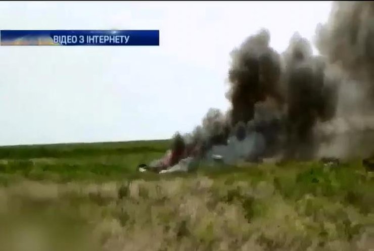 Луганські активісти повідомляють, що 4 пілотів збітого Ан-26 потрапили в полон