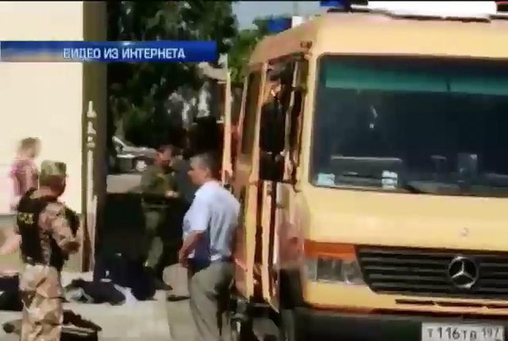 В центре Симферополя пьяный житель стрелял по милиционерам (видео)