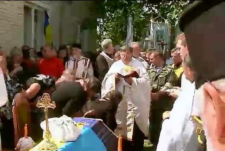 На Львівщині поховали двох загиблих під Зеленопіллям: Петра Василиха та Василя Вовка