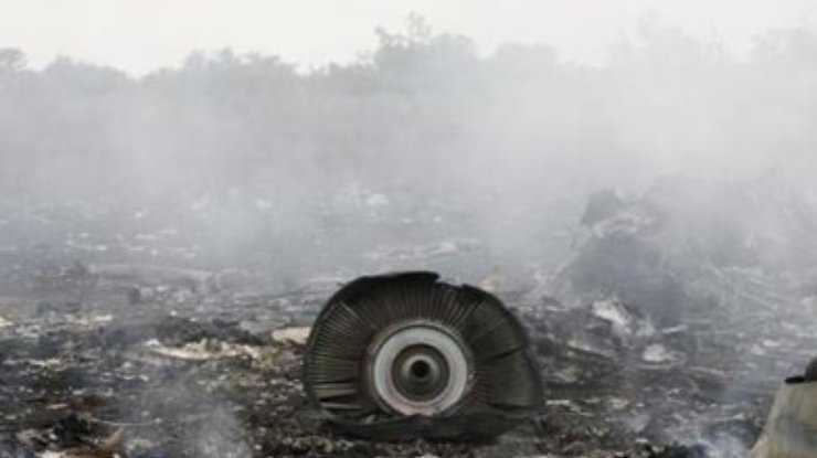 Спасатели Украины нашли черные ящики со сбитого Боинга-777