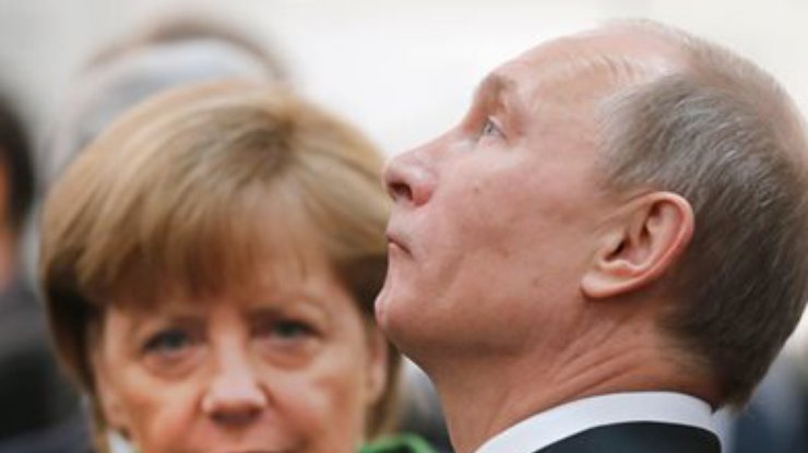 Меркель просит Францию не продавать России "Мистрали"