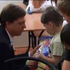 Волонтеры подарили детям-беженцам канцелярию к учебному году