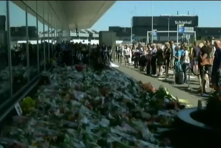 Родственники жертв Боинга-777: мы живем в аду (видео)