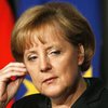Однопартийцы Меркель принуждают ее к санкциям против России