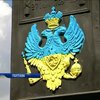 У Полтаві пам'ятник Петру Першому розфарбували синьо-жовтим