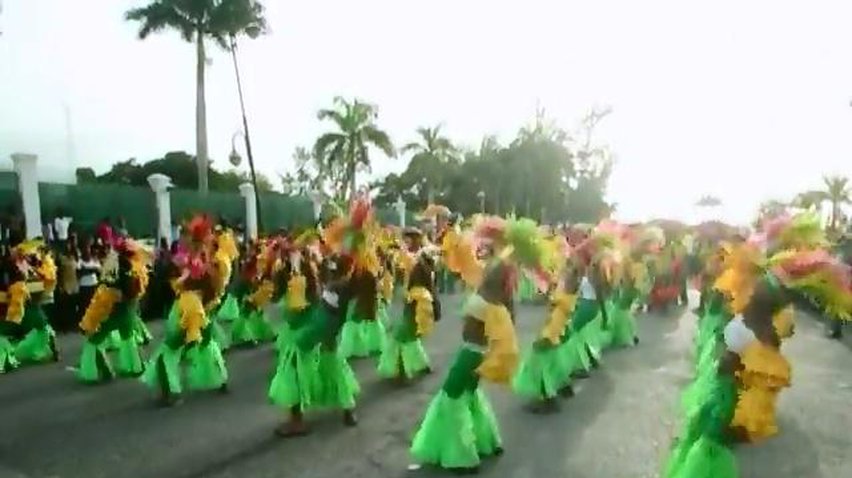На Гаити проходит всемирный карнавал цветов