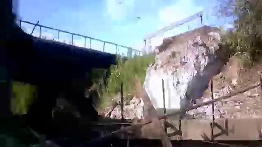Терористи підірвали автомобільний міст та залізничні колії у Горловці (відео)