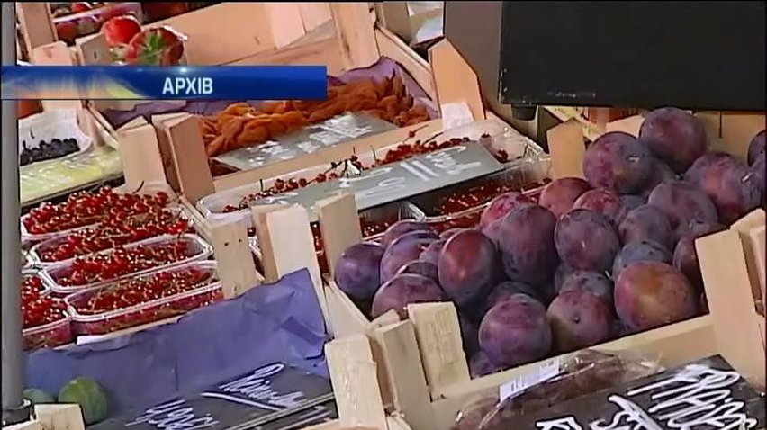 Росія лякається плодожерки і забороняє фрукти з Європи