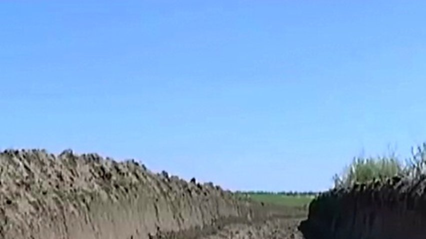 На границе с Приднестровьем роют заградительный ров (видео)