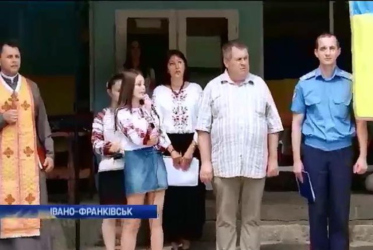 Вихованці дитячого табору зібрали 10 тисяч гривень для військових (відео)