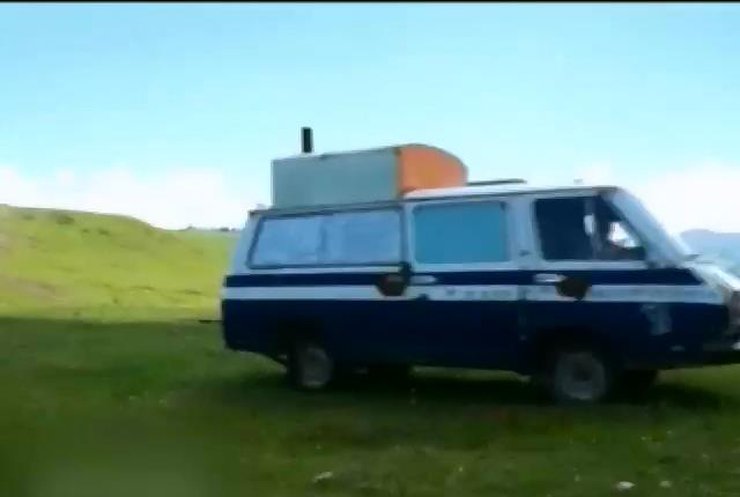 В Кыргызстане изобретатель сделал сауну на колесах (видео)