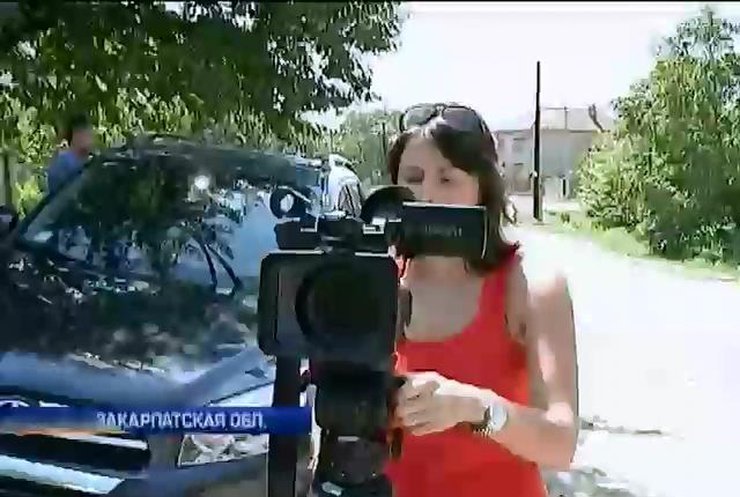 Возле пикета на трассе Киев-Чоп появились журналисты Russia Today (видео)
