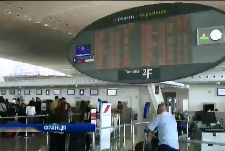 Страйк французьких авіаперевізників зриває європейцям відпустки
