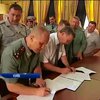 Тюремники просять залишити Старенького своїм начальником (відео)