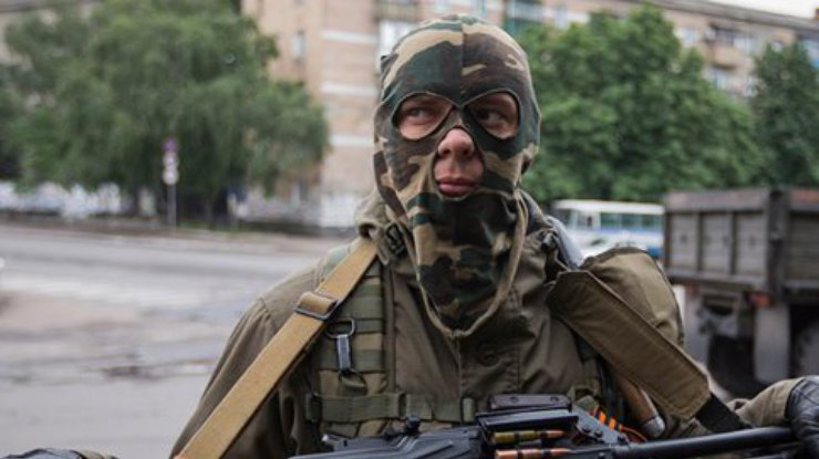 В Донецке ночью стреляли из тяжелых орудий