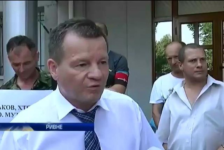 Главный милиционер отказался комментировать "крышевание" янтарного бизнеса (видео)